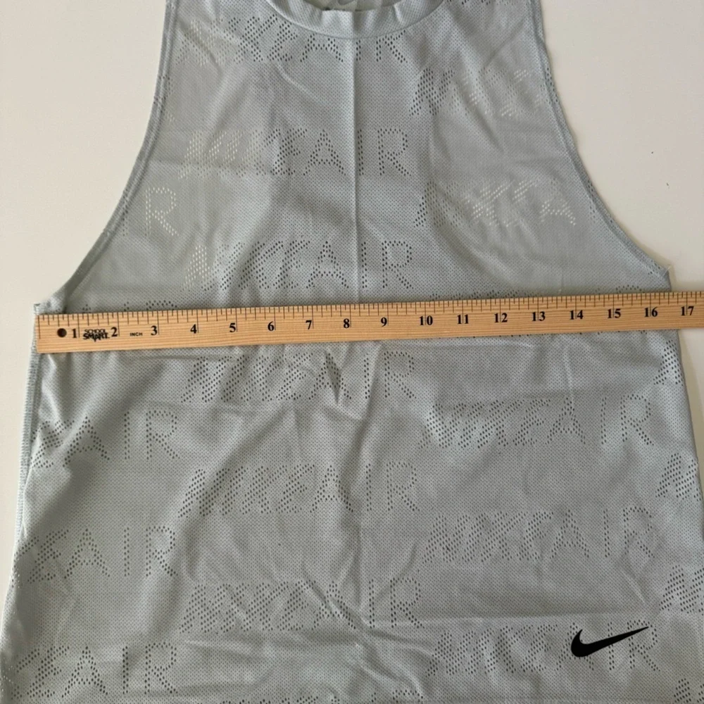 Nike Air Signature Perforated Lightweight Racerback Tank Women’s size Small